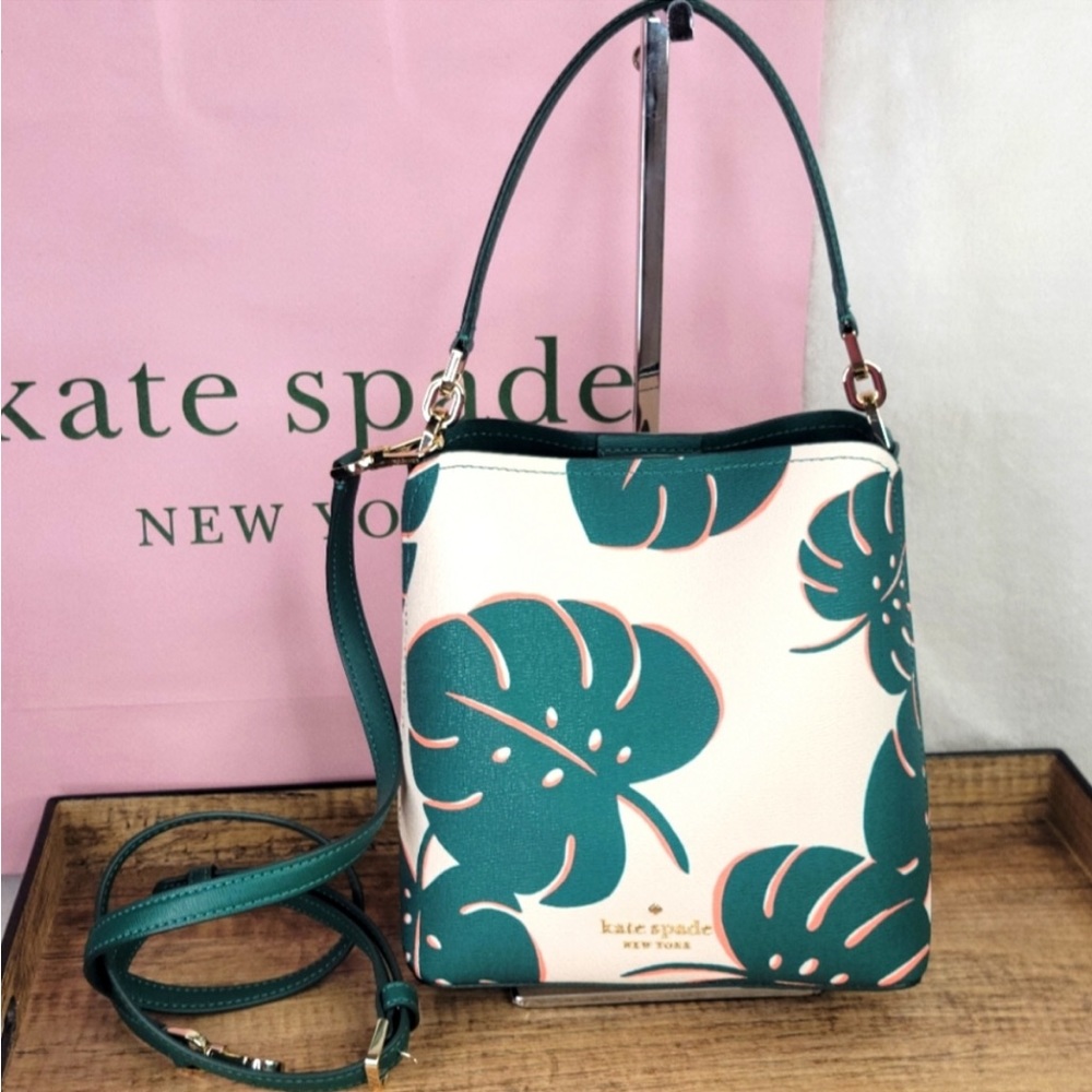 Small Kate Spade bucket bag, Crossbody